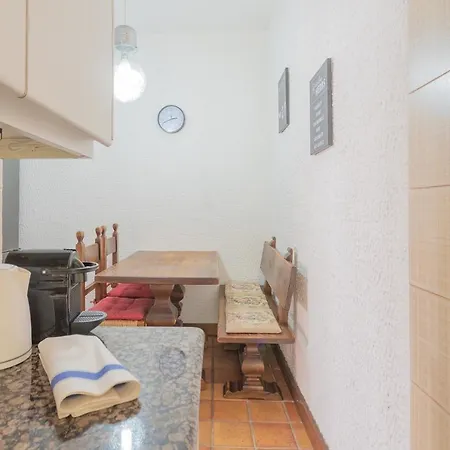 A Window On With Lake View By Rent All Lejlighed Como