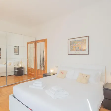 A Window On With Lake View By Rent All * Como