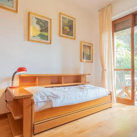 A Window On With Lake View By Rent All * Como